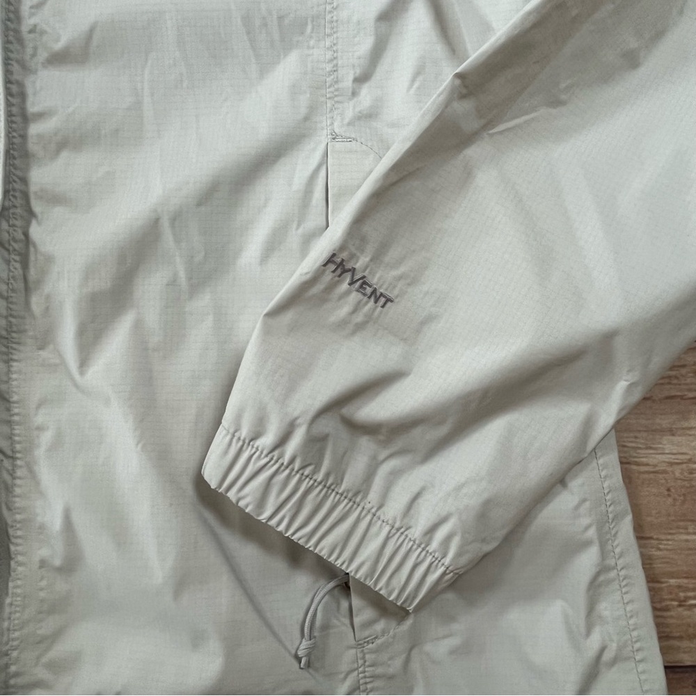 The North Face Nylon HyVent Jacket Hooded White/Ivory Women’s Large Flaw* - Picture 2 of 13